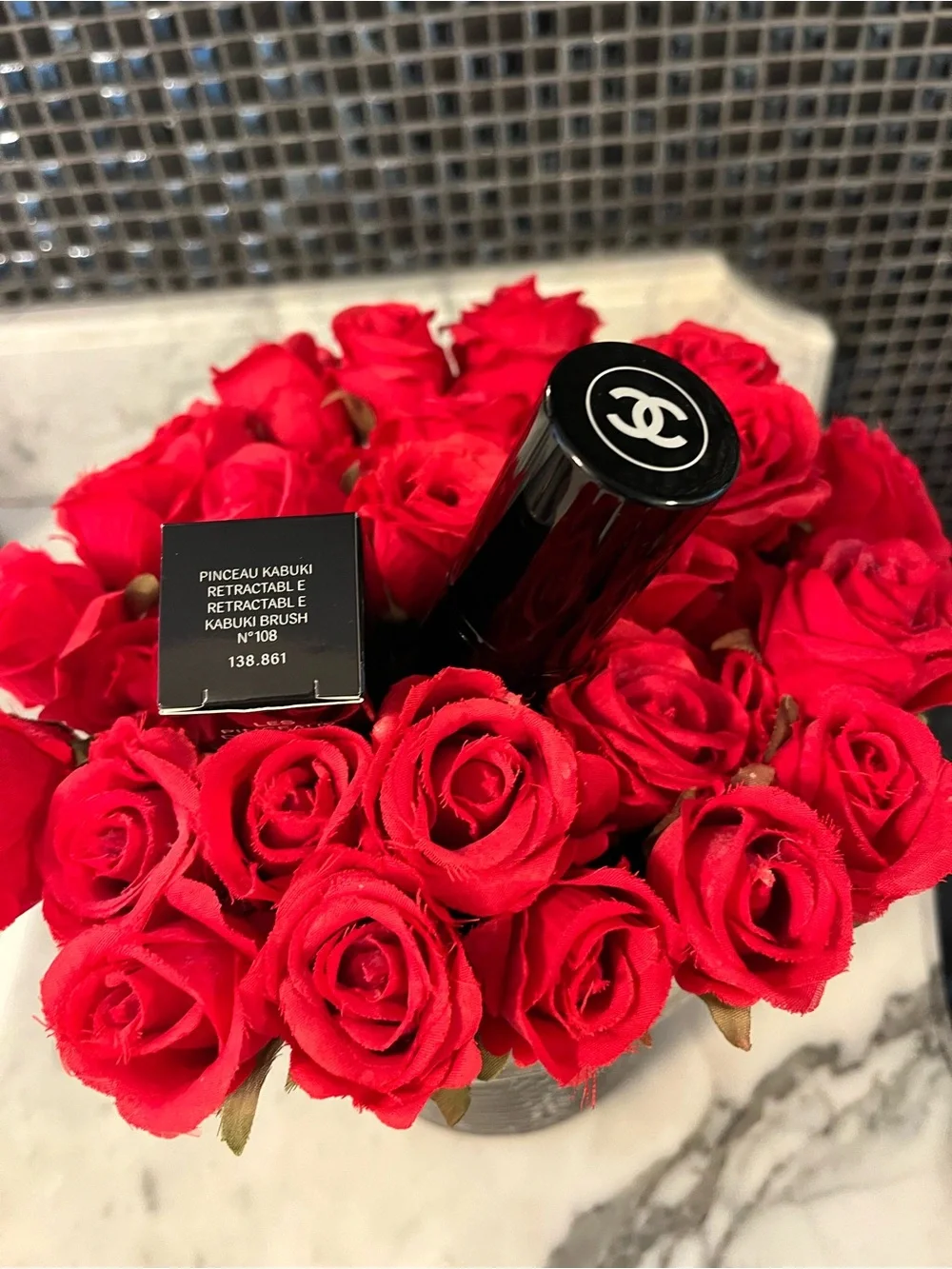 CHANEL Black & Gold Retractable Kabuki Brush